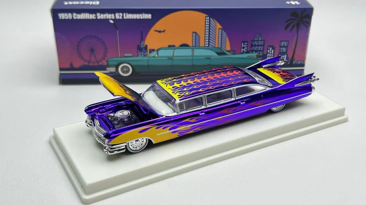 Mechanic 1/64  Cadillac Deville 1960
