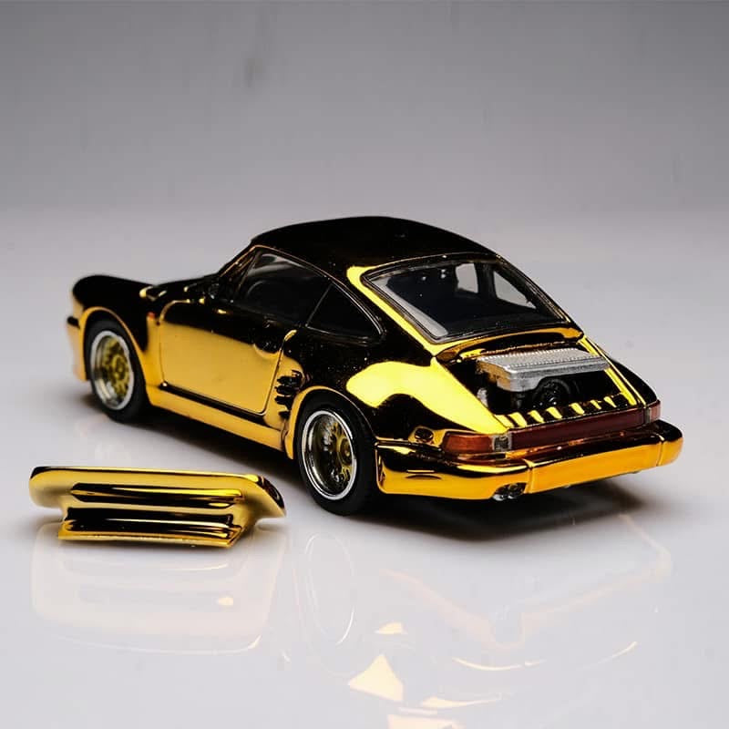 Master 1/64 
Porsche 911(930)