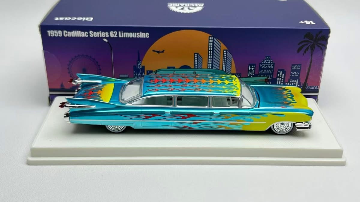Mechanic 1/64  Cadillac Deville 1960